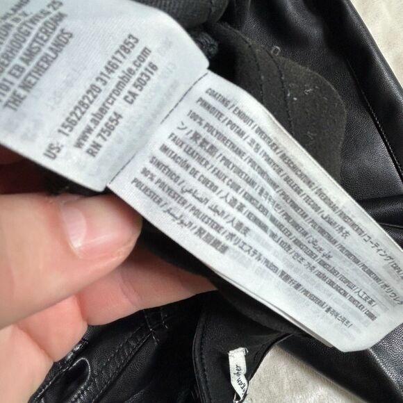 ABERCROMBIE & FITCH Women's '90s Ultra High Rise Vegan Leather Pants, Size 32/14 - Picture 6 of 10